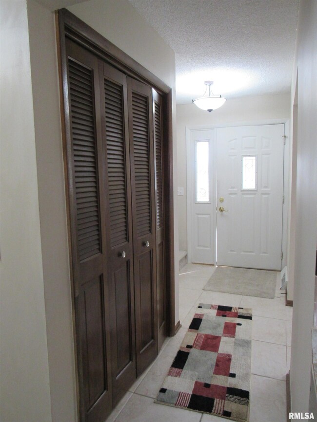 3910 Lorton Ave, Davenport, IA 52807 - photo 7