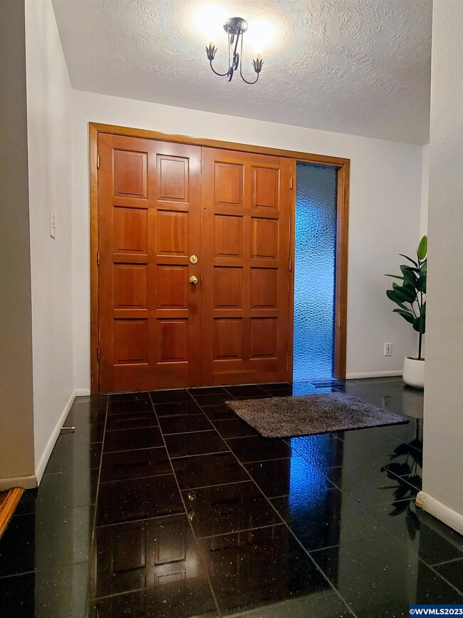 Double Doors, Granite Tile, Ramp Access