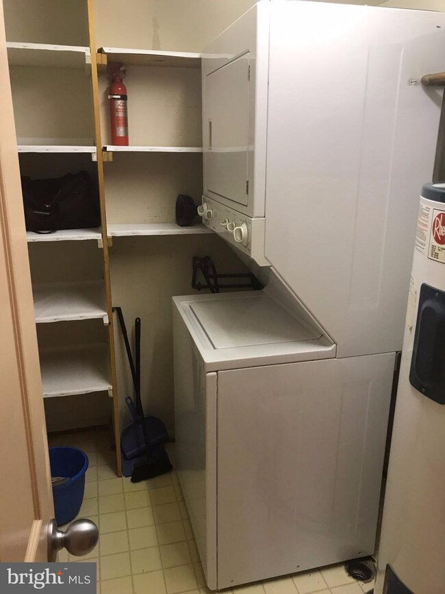 2901 Fallstaff Rd unit 406, Baltimore, MD 21209 - photo 6