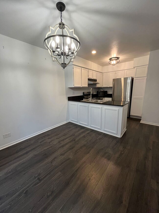 1500 W Jefferson Ave unit B, Naperville, IL 60540 - photo 5