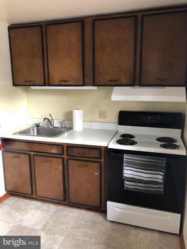 10 Amherst Dr, Pennsville, NJ 08070 - photo 4