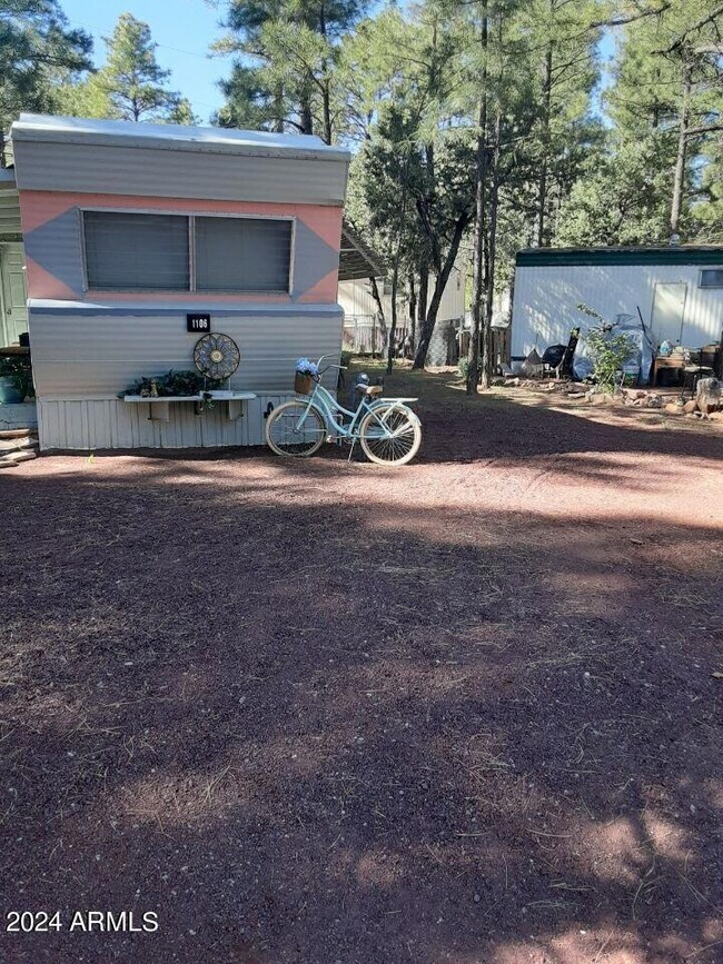 AMPLE PARKING FOR RV, BOAT & KAYAK