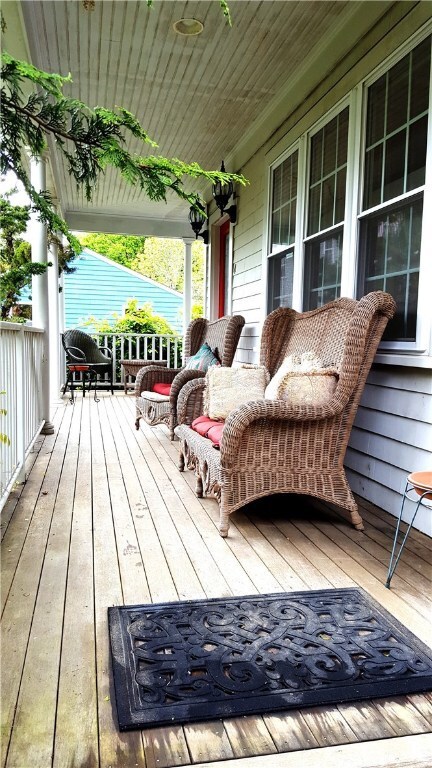 4 Garfield Ave, Bristol, RI 02809 - photo 2