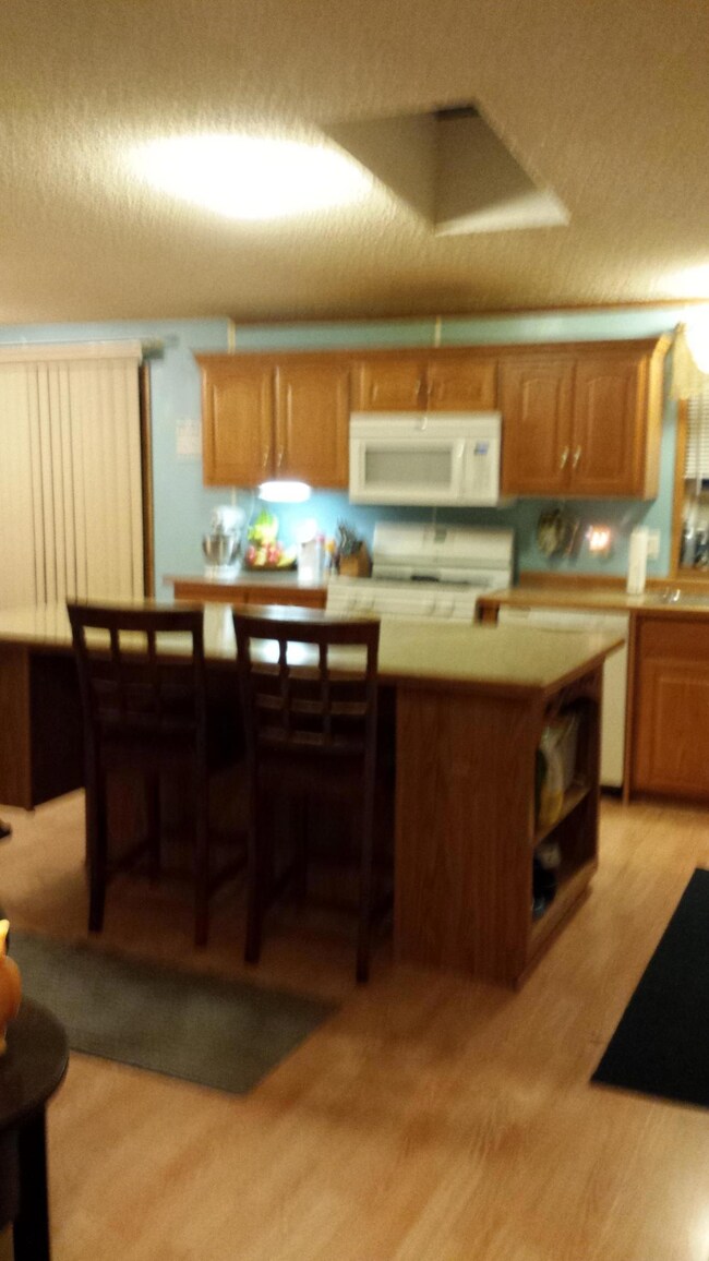 701 28th St W, Williston, ND 58801 - photo 7