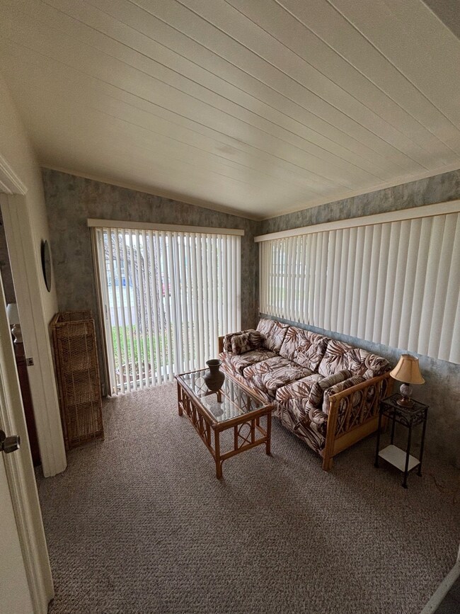 4171 74th Rd N unit 416, Riviera Beach, FL 33404 - photo 5