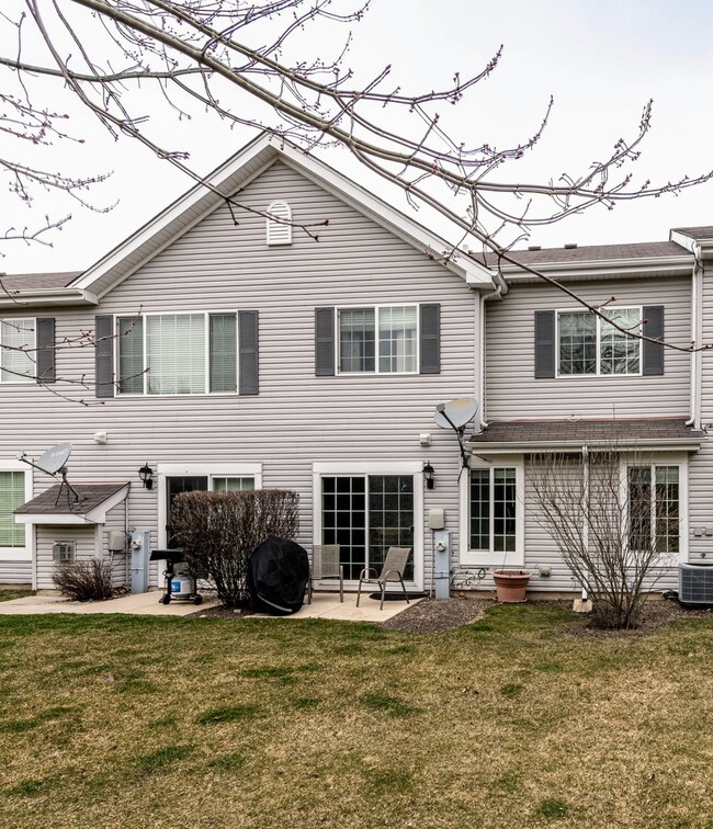 28109 W Sonoma Pass unit 143, McHenry, IL 60051 - photo 4