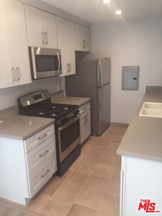 1106 22nd St unit D, Santa Monica, CA 90403 - photo 4