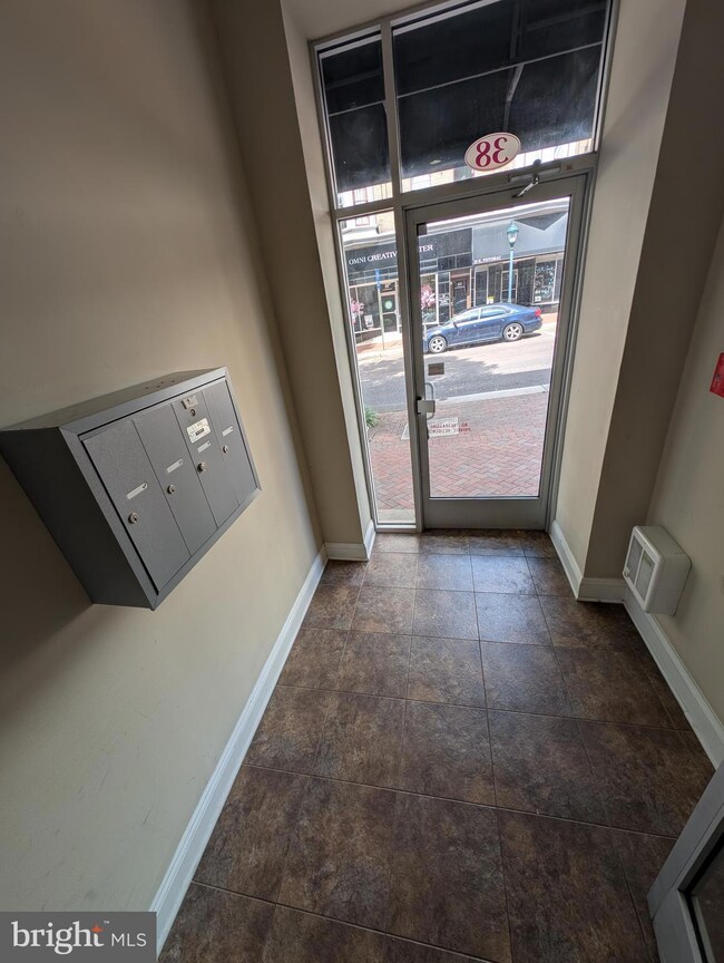 38 N Potomac St unit 4, Hagerstown, MD 21740 - photo 2