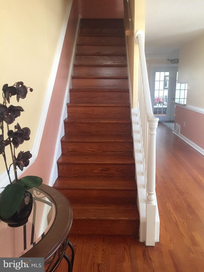 2251 Sweetbriar Dr, Alexandria, VA 22307 - photo 7