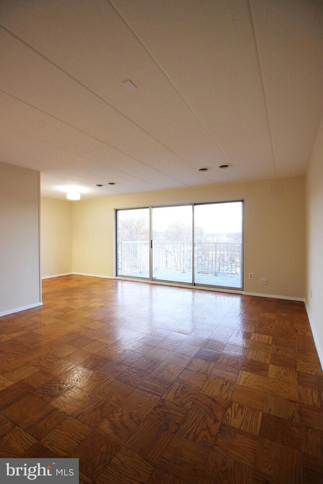 2632 Wagon Dr unit 1C, Alexandria, VA 22303 - photo 3