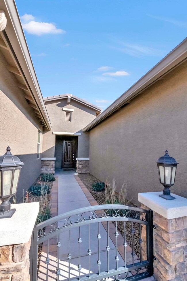 332 W Leatherwood Ave, San Tan Valley, AZ 85140 - photo 3