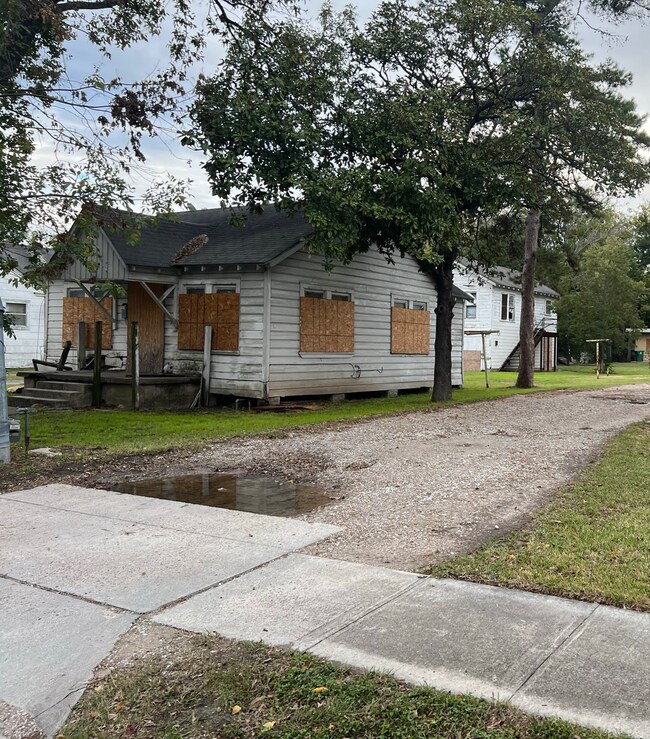 4506 Cavalcade St, Houston, TX 77026 - photo 3