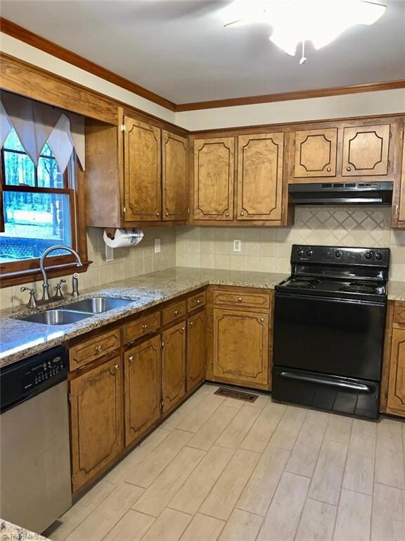 311 Holyoke Rd, Greensboro, NC 27406 - photo 3