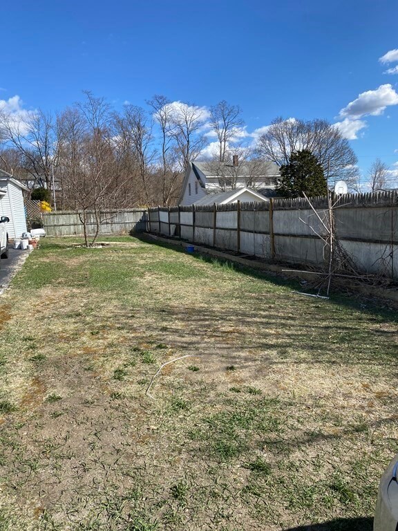 22 Grammont Rd, Worcester, MA 01607 - photo 3