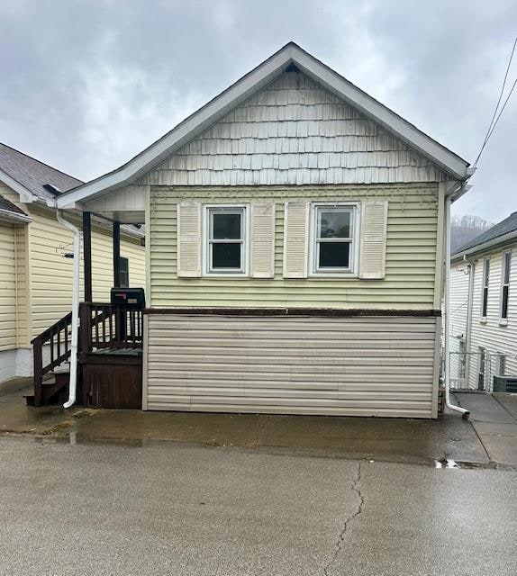 1017 Marshall St, McMechen, WV 26040 - photo 2