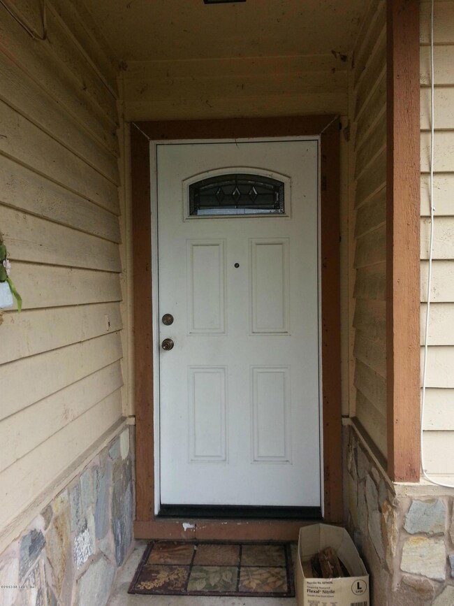 2505 Hidden Village Dr, Jacksonville, FL 32216 - photo 2