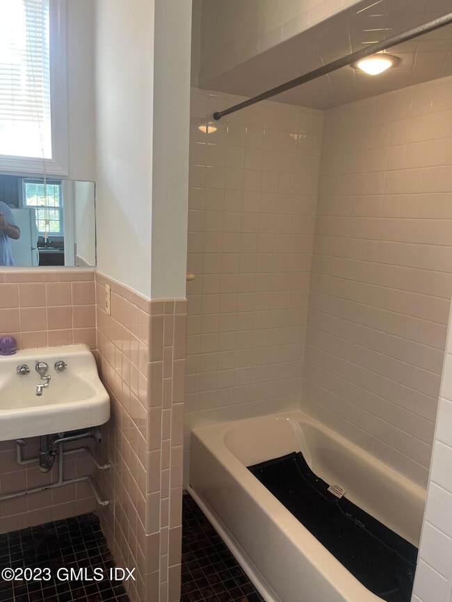 84 Valley Rd unit Rear, Cos Cob, CT 06807 - photo 5