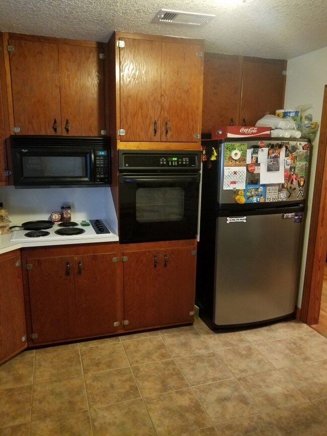 214 4th St, Brazoria, TX 77422 - photo 6