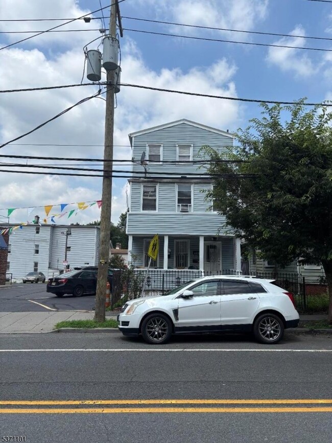 669 Scotland Rd unit 2, Orange, NJ 07050 - photo 2