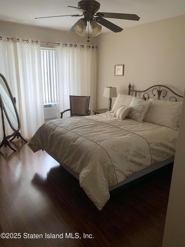 115 Mimosa Ln, Staten Island, NY 10312 - photo 6