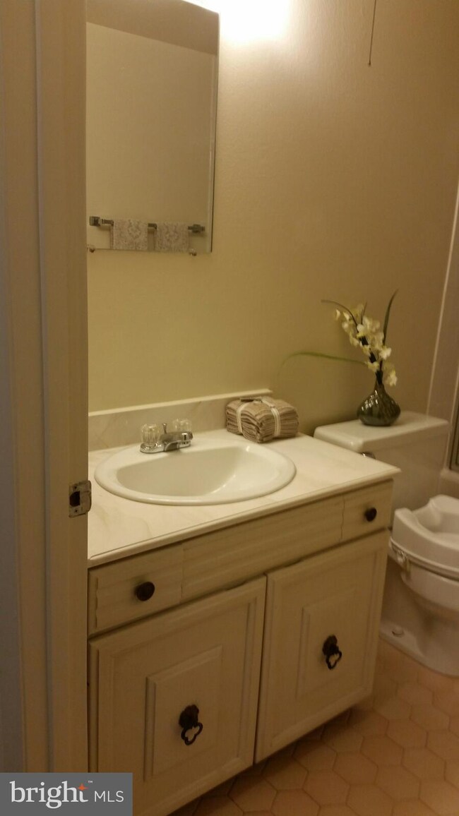 3301 S Leisure World Blvd unit 992H, Silver Spring, MD 20906 - photo 3