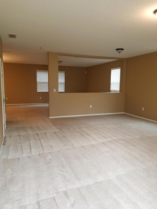 11739 Silver Hill Dr, Jacksonville, FL 32218 - photo 3