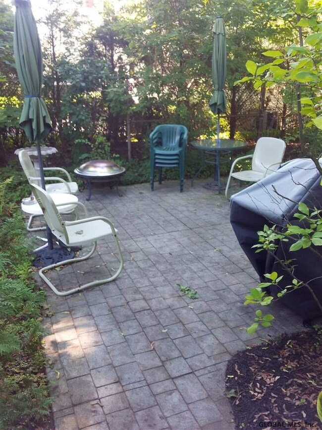 64 Ludlow St, Saratoga Springs, NY 12866 - photo 2