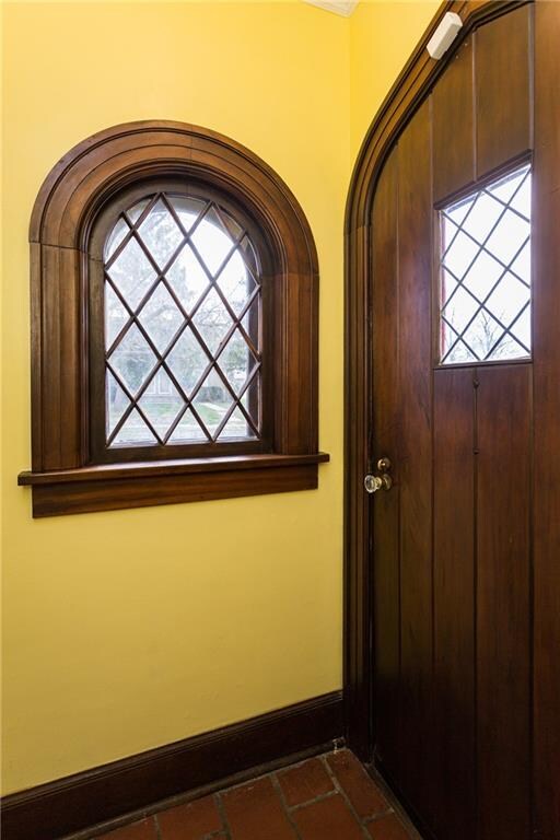 2614 30th St, Des Moines, IA 50310 - photo 3