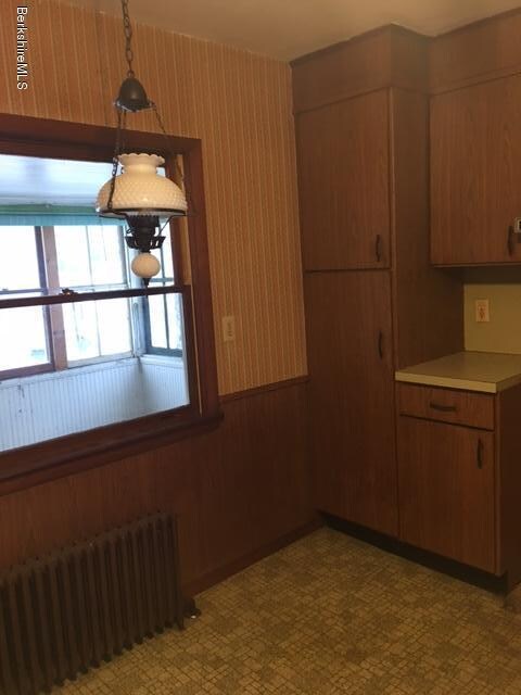Eat in kitchen