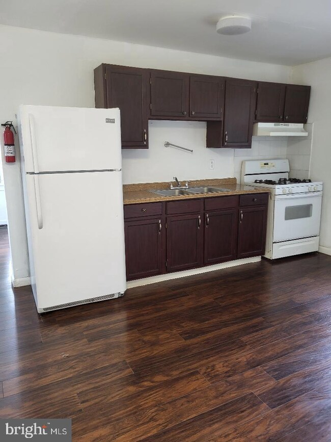 125 W Clayton Ave unit B, Clayton, NJ 08312 - photo 6