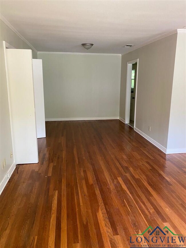 427 Glover Dr, Longview, TX 75601 - photo 5