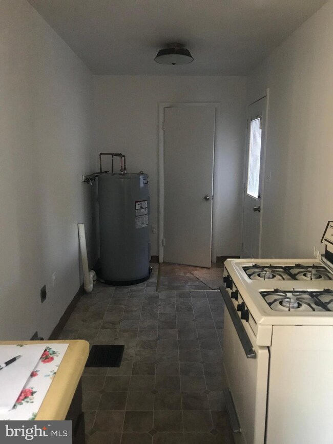 138 E South St, Chambersburg, PA 17201 - photo 7