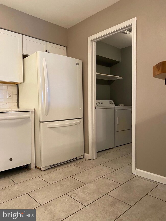 6 Brighton Place unit B3, Sewell, NJ 08080 - photo 4