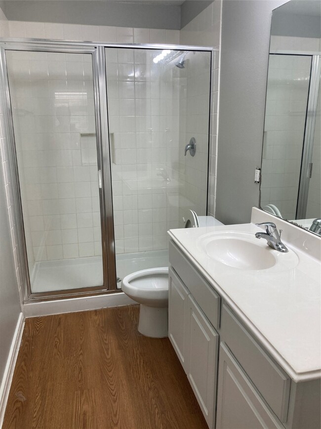 1316 W Dumble St, Alvin, TX 77511 - photo 3