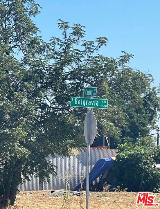 2328 S Cherry Ave, Fresno, CA 93706 - photo 3