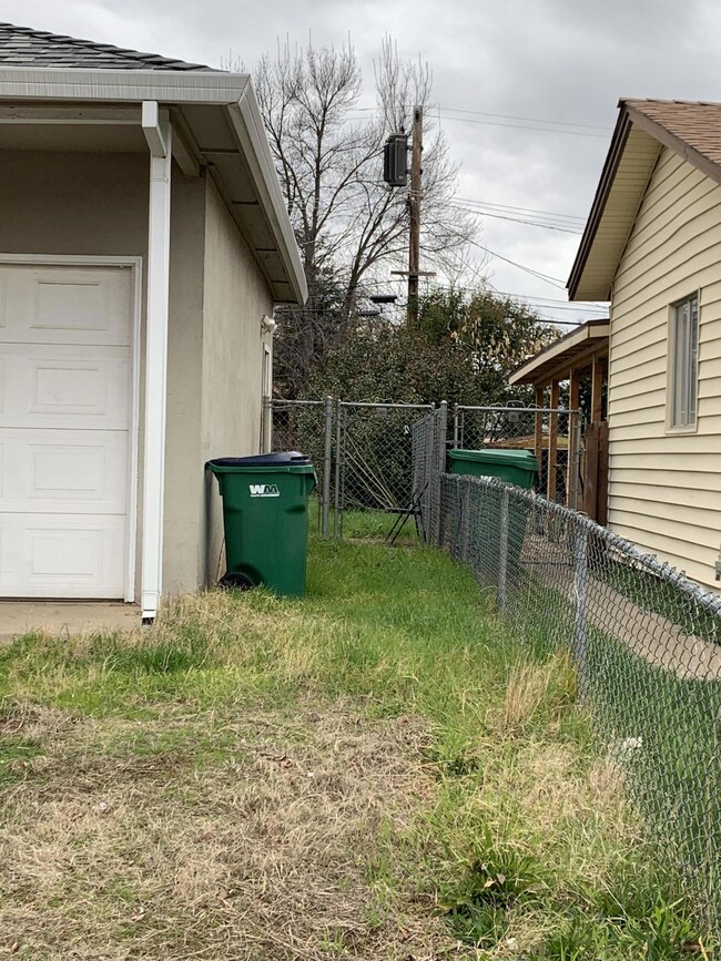 1404 Jeffries side