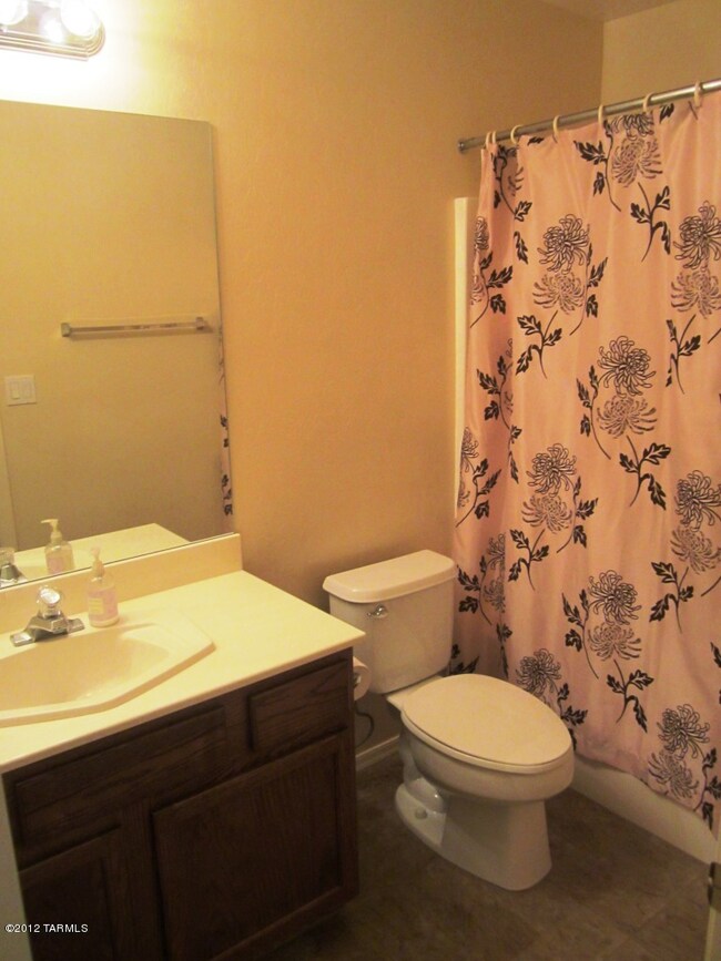 5174 E Circulo Las Cabanas, Tucson, AZ 85711 - photo 7