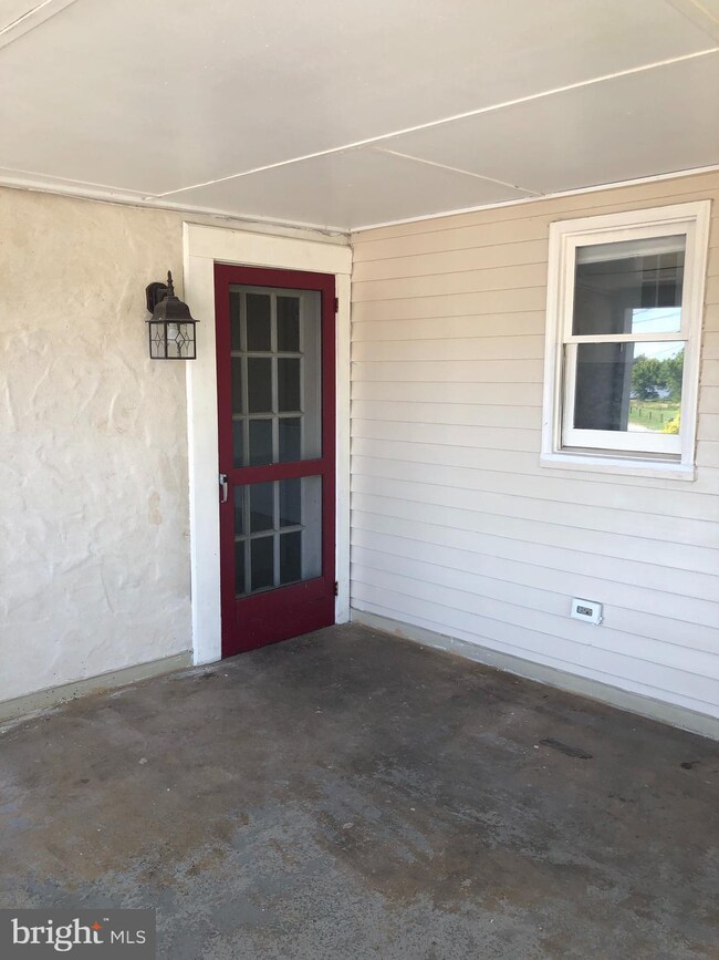 201 Chestnut St unit 2, New Castle, DE 19720 - photo 3