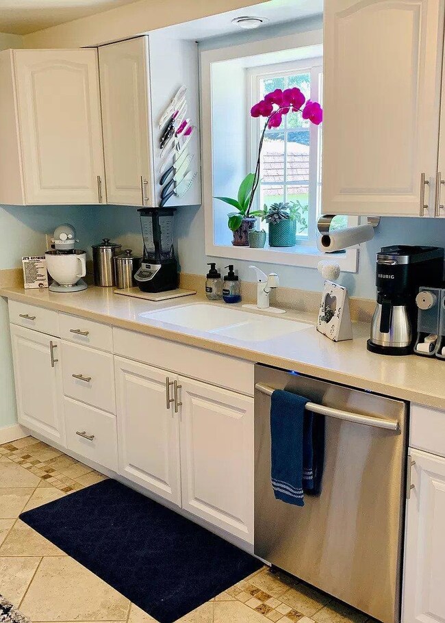 1690 Curtis Ave, Eugene, OR 97401 - photo 4