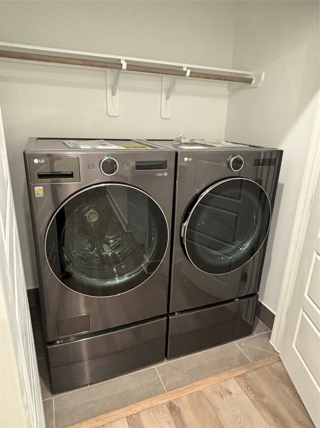 778 W Tidwell Rd unit E, Houston, TX 77091 - photo 5