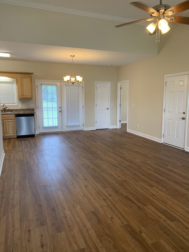 253 John Mark Ct, Manchester, TN 37355 - photo 2