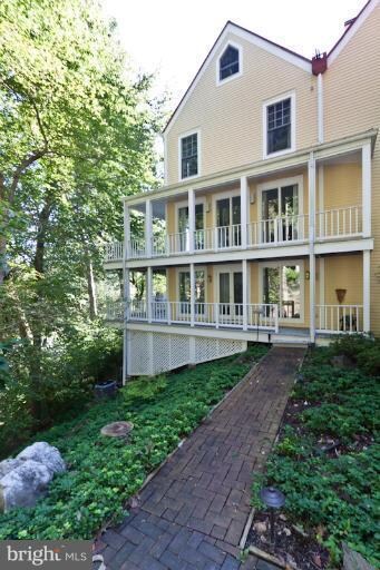 1001 Crest Ln, McLean, VA 22101 - photo 5