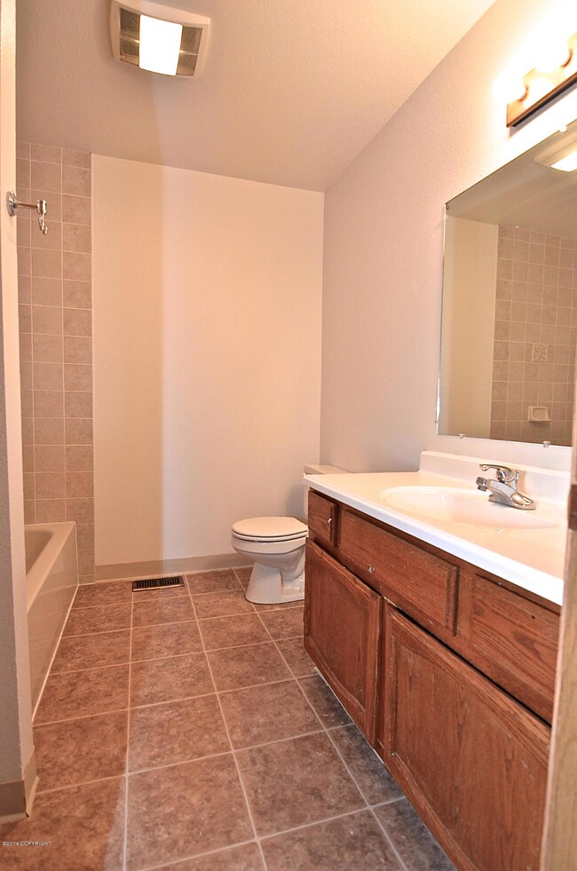 3425 Grissom Cir, Anchorage, AK 99517 - photo 7