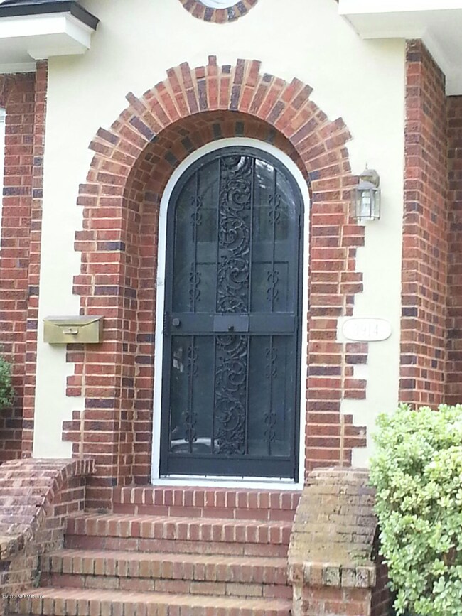 3914 Oak St, Jacksonville, FL 32205 - photo 2