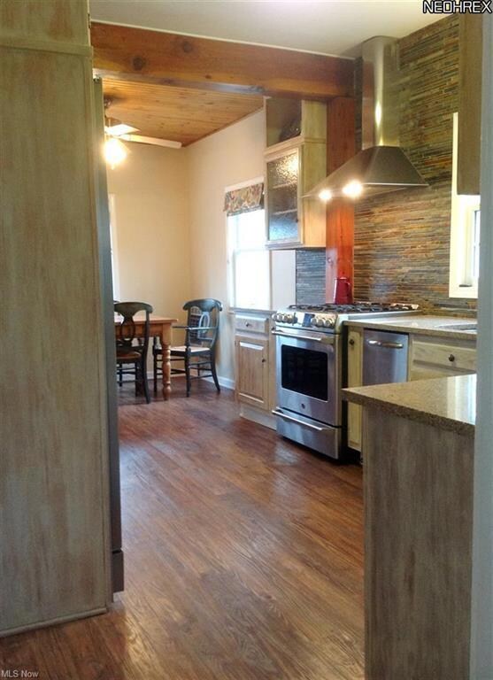 1606 Compton Rd, Cleveland, OH 44118 - photo 3