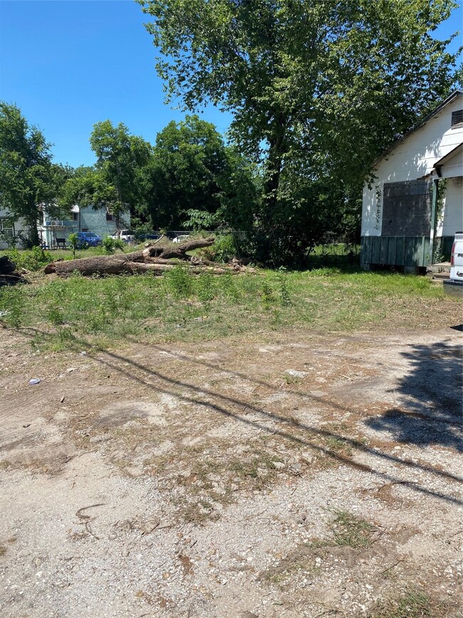 9634 E Hardy Rd, Houston, TX 77093 - photo 6