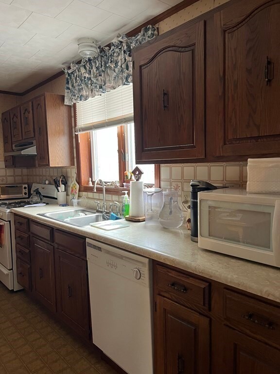 73 Brown St unit 77, Fall River, MA 02724 - photo 5