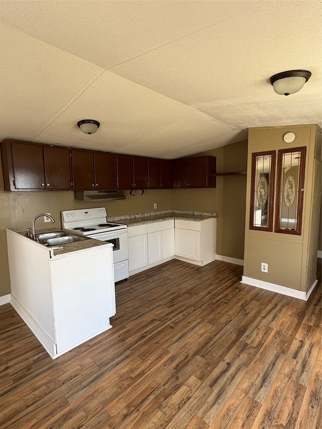 2501 McDonald Rd, Oyster Creek, TX 77541 - photo 4