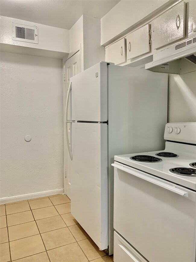 9410 Grannis St unit A, Houston, TX 77075 - photo 5