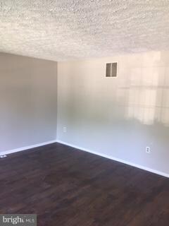 6032 Tree Swallow Ct, Columbia, MD 21044 - photo 3